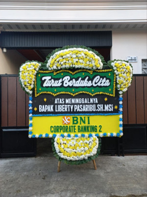 Papan Bunga Duka di Pulo Gadung