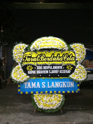 Papan Bunga Duka di Pulo Gadung